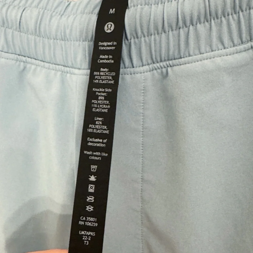 LULULEMON PaceBreaker Mesh Lined 7” Shorts Soft Blue Size Medium EUC - Picture 4 of 7